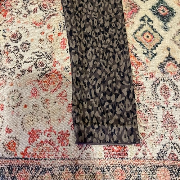 Spanx ‘Look At Me Now’ Seamless Leggings Mini Leopard in Size Small - Picture 7 of 13
